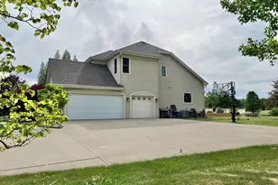 15328 Kingston Way, Racine, WI 53126 - Photo 9