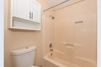 305  Cheviot Chase - #6, Waukesha, WI 53186 - Photo 17