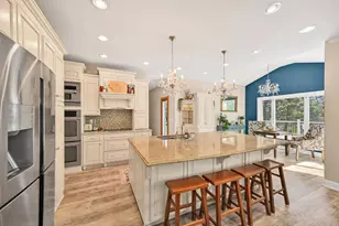 W262N2438 Deer Haven Dr, Pewaukee, WI 53072 - Photo 5