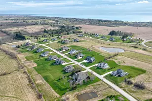 873 Tallgrass Dr, Grafton, WI 53024 - Photo 43