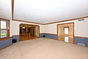822 S Comanche Ln, Waukesha, WI 53188 - Photo 11