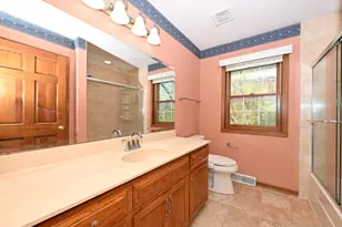 822 S Comanche Ln, Waukesha, WI 53188 - Photo 25