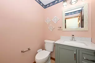 822 S Comanche Ln, Waukesha, WI 53188 - Photo 17