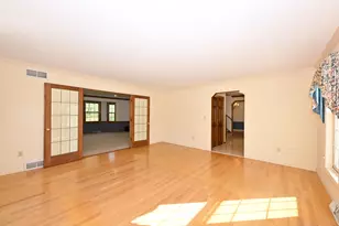 822 S Comanche Ln, Waukesha, WI 53188 - Photo 7