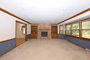 822 S Comanche Ln, Waukesha, WI 53188 - Photo 9