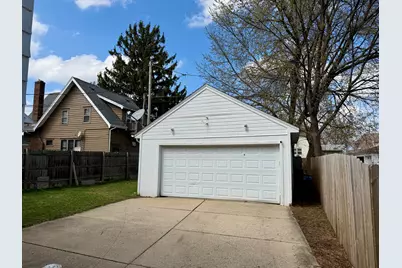 2818  Gilson St, Racine, WI 53403 - Photo 3