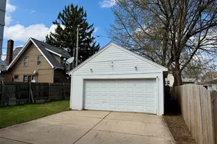 2818 Gilson St, Racine, WI 53403 - Photo 3