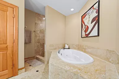 1313 N Franklin Pl #406, Milwaukee, WI 53202 - Photo 15