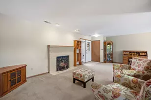 5521 Cambridge Ln, Racine, WI 53406 - Photo 5
