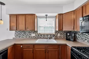 131 N Cranberry St, Elkhorn, WI 53121 - Photo 9