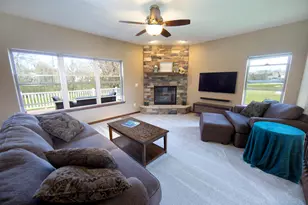 1822 Rockridge Way, Waukesha, WI 53188 - Photo 3