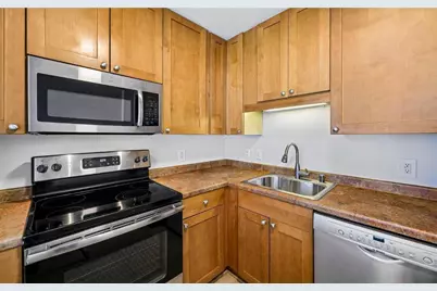 1660 N Prospect Ave #505, Milwaukee, WI 53202 - Photo 9
