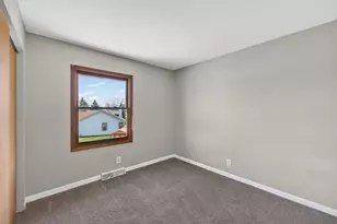 10550 S Peggy Dr, Oak Creek, WI 53154 - Photo 23