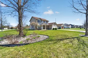 10550 S Peggy Dr, Oak Creek, WI 53154 - Photo 3