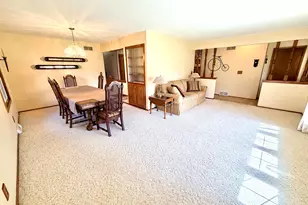W294S5612 Windcrest Dr, Genesee, WI 53189 - Photo 9