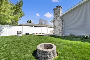 230 E Golden Ln, Oak Creek, WI 53154 - Photo 35