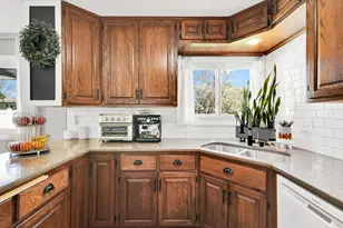 230 E Golden Ln, Oak Creek, WI 53154 - Photo 15