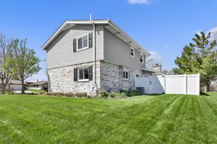 230 E Golden Ln, Oak Creek, WI 53154 - Photo 31