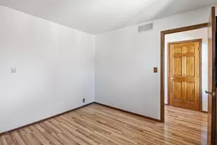 N29W27397 Peninsula Dr, Pewaukee, WI 53072 - Photo 17