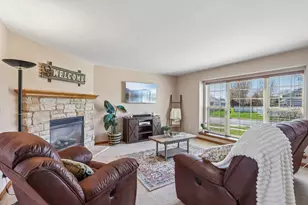 713 Bridlewood Ln, Watertown, WI 53094 - Photo 7