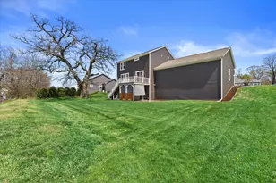 914 Foxwalk Dr, Racine, WI 53185 - Photo 37