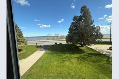2912  Memorial Dr, Two Rivers, WI 54241 - Photo 15