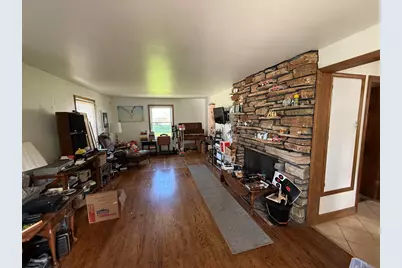 2912  Memorial Dr, Two Rivers, WI 54241 - Photo 5