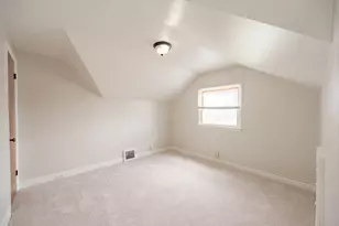 9200 W Swan Cir, Milwaukee, WI 53225 - Photo 11