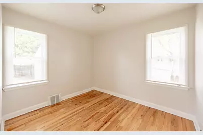 9200 W Swan Cir, Milwaukee, WI 53225 - Photo 9