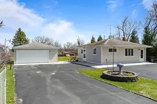 N3358 Hawthorn Rd, Geneva, WI 53147 - Photo 3