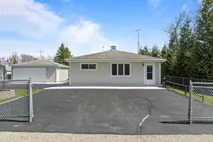 N3358 Hawthorn Rd, Geneva, WI 53147 - Photo 5