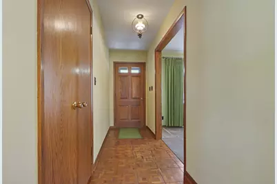 3400  Shorewood Dr, Racine, WI 53404 - Photo 7