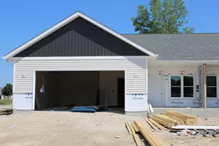 509 Emerald Point, Kewaskum, WI 53040 - Photo 1