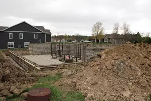 509 Emerald Point, Kewaskum, WI 53040 - Photo 3