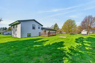 2840 W Southland Dr, Franklin, WI 53132 - Photo 31