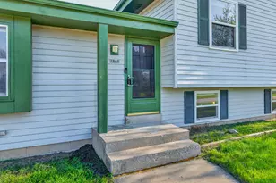 2840 W Southland Dr, Franklin, WI 53132 - Photo 3