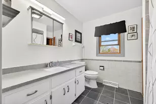 2840 W Southland Dr, Franklin, WI 53132 - Photo 23
