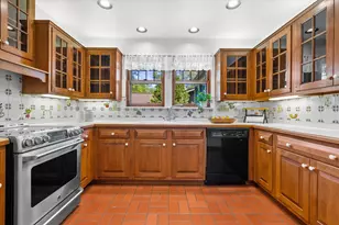 7015 N Milwaukee River Pkwy, Glendale, WI 53209 - Photo 15