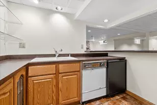 7015 N Milwaukee River Pkwy, Glendale, WI 53209 - Photo 29
