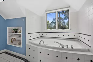 7015 N Milwaukee River Pkwy, Glendale, WI 53209 - Photo 25