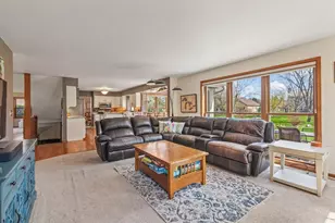W227N2540 Meadowood Ln, Pewaukee, WI 53186 - Photo 11