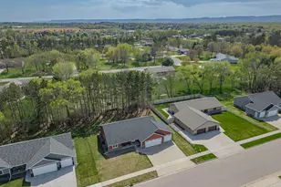 2102 Prairie Pl, Holmen, WI 54636 - Photo 37