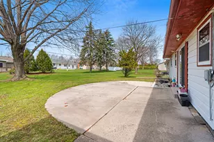 728 S 31st St, Manitowoc, WI 54220 - Photo 25
