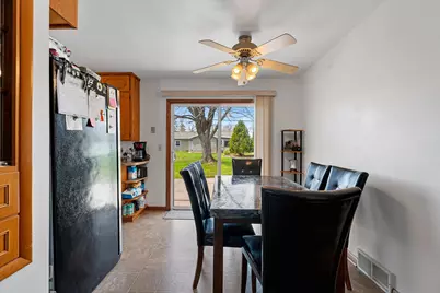 728 S 31st St, Manitowoc, WI 54220 - Photo 5