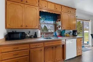 728 S 31st St, Manitowoc, WI 54220 - Photo 7