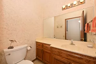 8187 S Forest Hills Circle, Franklin, WI 53132 - Photo 15