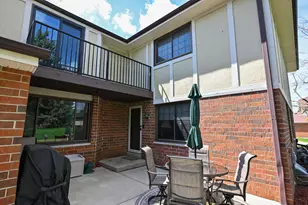 8187 S Forest Hills Circle, Franklin, WI 53132 - Photo 19