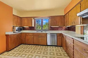 W154N8067 Elm Ln, Menomonee Falls, WI 53051 - Photo 13