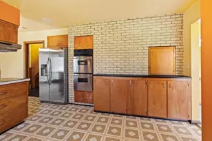 W154N8067 Elm Ln, Menomonee Falls, WI 53051 - Photo 11