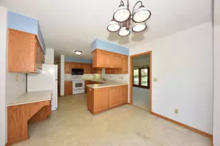 1400 Hidden Fields Dr, West Bend, WI 53095 - Photo 9